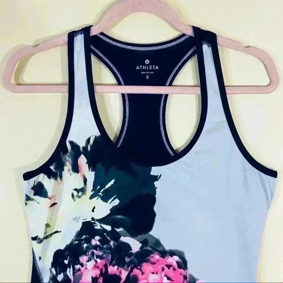 ATHLETA Black W/ Floral Light Weight Razorback Athletic Tank Top Size S - Picture 3 of 8